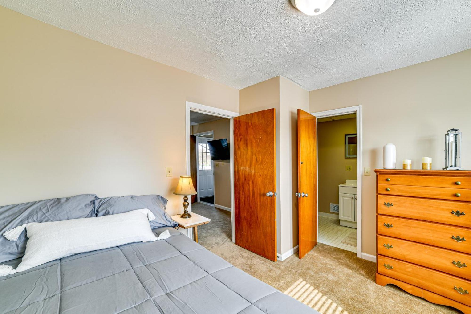 Less Than 2 Mi To Suny Cortland Unit With Private Parking Экстерьер фото